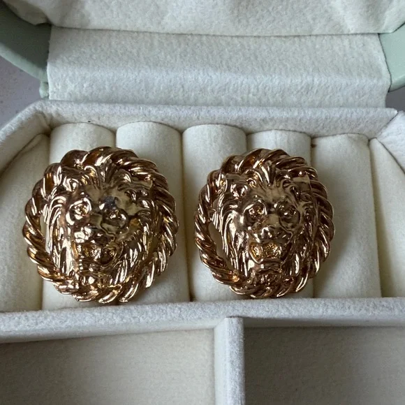 Vintage Gold Lion Head Earrings - Picture 2 of 5